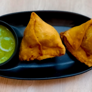Samosa (1 Pc) – Served with Chutney